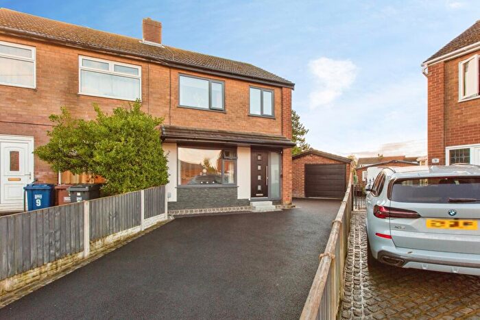 4 Bedroom Semi-Detached House For Sale In Murray Street, Leyland, Lancashire, PR25