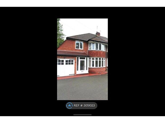 3 Bedroom Semi-detached House To Rent In Blossomfield Road, Solihull, B91