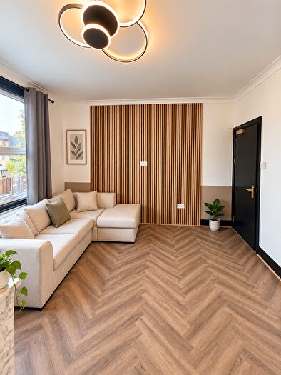 2 Bedroom Flat To Rent In Beaconsfield Road, Enfield, EN3