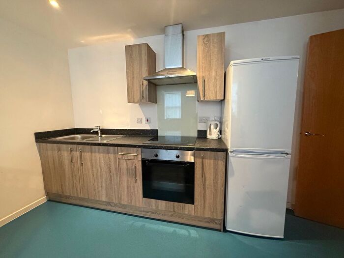 2 Bedroom Flat To Rent In Bayheath House, Wakefield, WF1