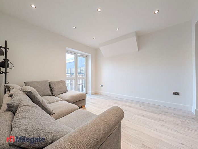 1 Bedroom Flat To Rent In Bridge Road, Grays, RM17