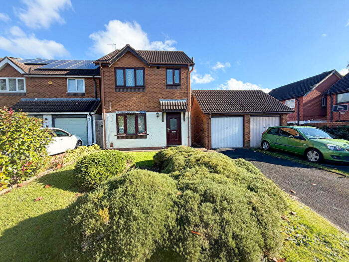 3 Bedroom Detached House To Rent In Town Gate Drive, Urmston, M41