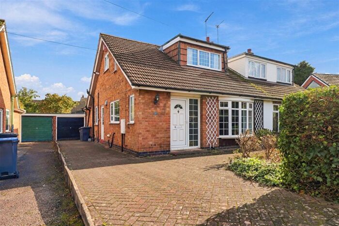 3 Bedroom Semi-Detached Bungalow For Sale In Ivy Close, Stoke Golding, CV13
