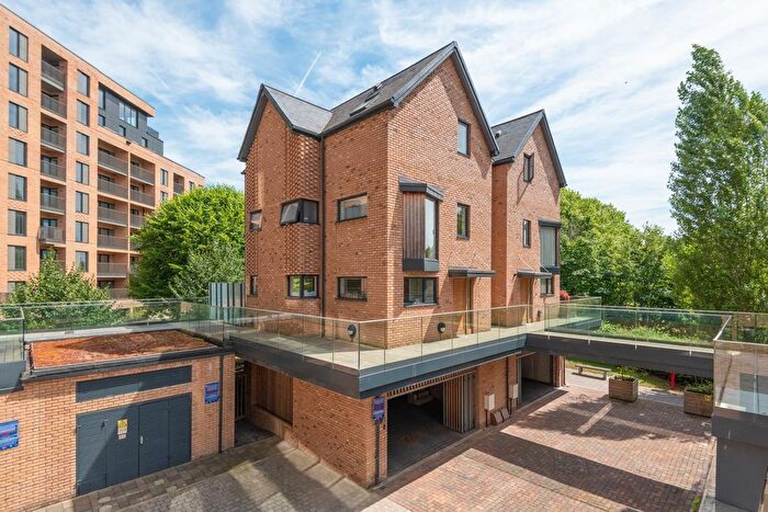 3 Bedroom Semi-Detached House For Sale In Riverside Walk, Ashford, TN23