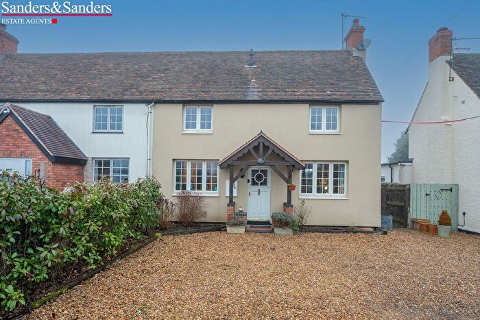 3 Bedroom Semi-Detached House For Sale In Evesham Road, Cookhill, Alcester, B49