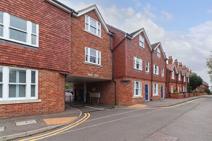 2 Bedroom Flat For Sale In Quex Road, Westgate-On-Sea, CT8