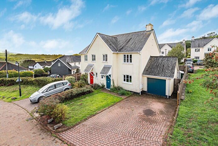 3 Bedroom Semi-Detached House For Sale In Caversham Close, Christow, EX6
