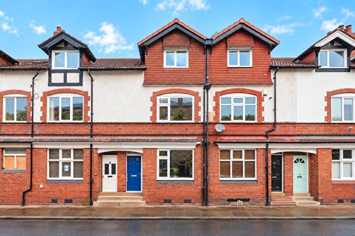 4 Bedroom Terraced House For Sale In Hawthorn Vale, Chapel Allerton, Leeds, LS7
