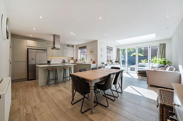 5 Bedroom Semi-Detached House For Sale In Olivers Battery Road North, Winchester, Hampshire, SO22
