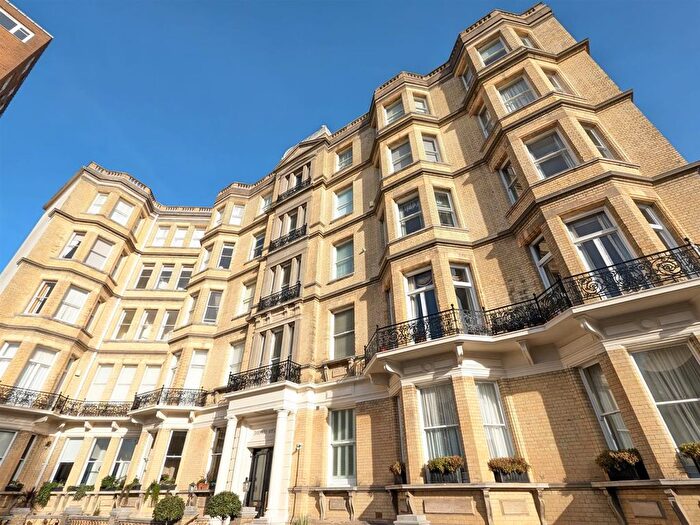 2 Bedroom Flat To Rent In Grand Avenue, Hove, BN3