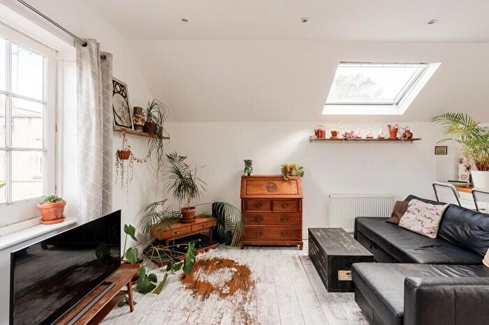1 Bedroom Apartment To Rent In Brook Lane, Montpelier, BS6