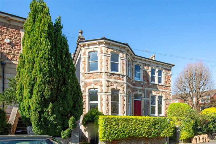 2 Bedroom Apartment For Sale In Cotham Gardens, Bristol, BS6