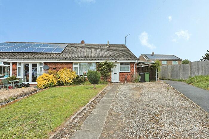 3 Bedroom Semi-Detached Bungalow For Sale In Crosskeys Way, Mattishall, Dereham, NR20
