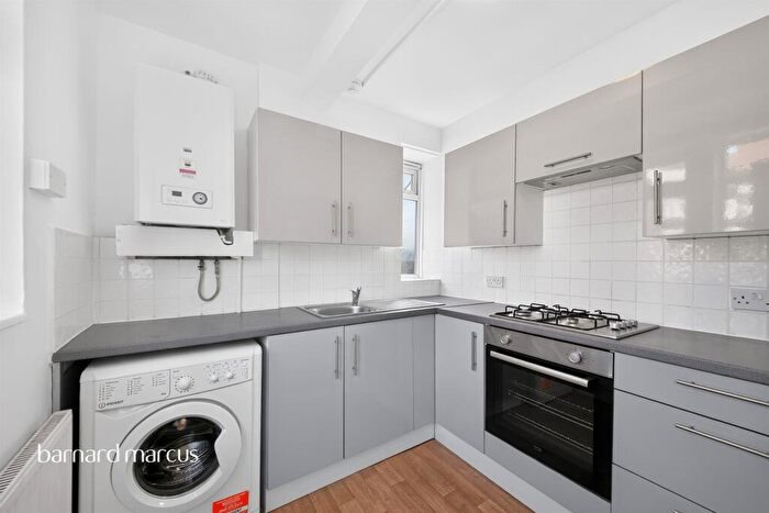 2 Bedroom Flat For Sale In Pauntley Street, London, N19