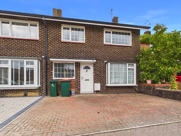 3 Bedroom Terraced House For Sale In Medway Road, Crawley, RH11