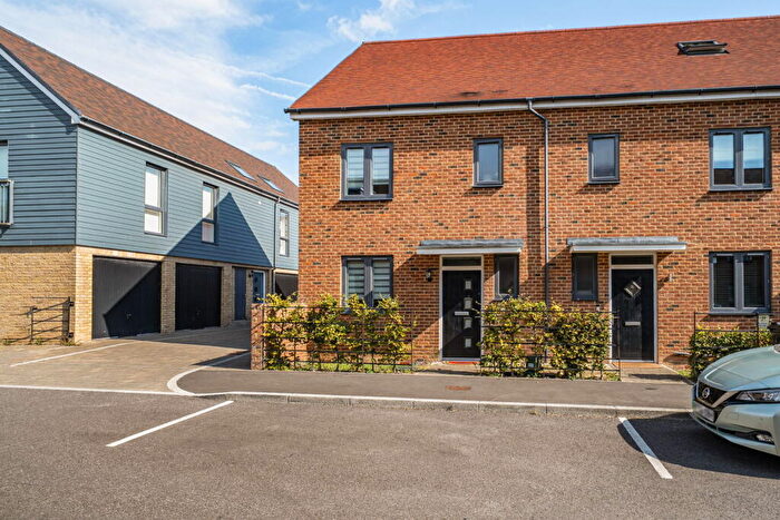 3 Bedroom End Of Terrace House For Sale In The Carriage Drive, Basingstoke, RG24