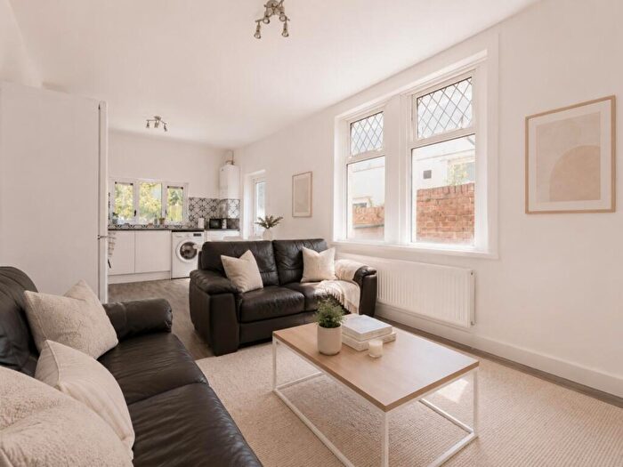 5 Bedroom Terraced House To Rent In Mackintosh Place, Roath, CF24