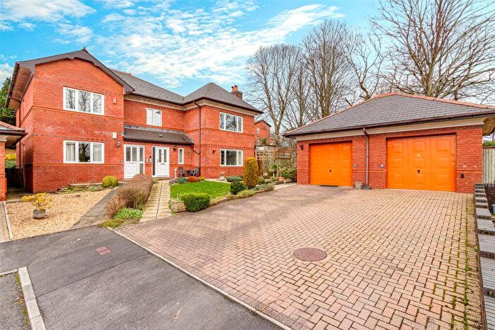2 Bedroom Apartment For Sale In Redwood Court, Llanishen, Cardiff, CF14