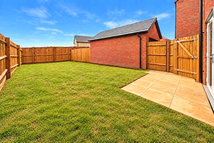 2 Bedroom Semi-Detached House For Sale In Hadlow Gardens, Kettering, Northamptonshire, NN16