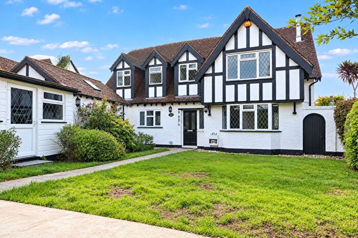 4 Bedroom Detached House For Sale In Ansisters Road, Ferring, West Sussex, BN12