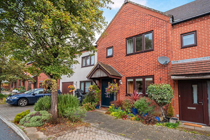 3 Bedroom Terraced House For Sale In The Spinney, Basingstoke, RG24