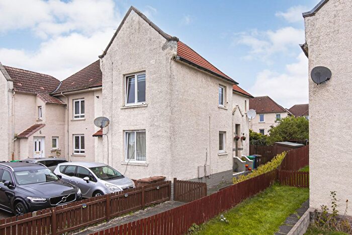 3 Bedroom Flat For Sale In Laurel Crescent, Kirkcaldy, KY2