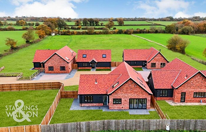 4 Bedroom Chalet For Sale In Mitchells Yard, Mill Road, Winfarthing, Diss, IP22