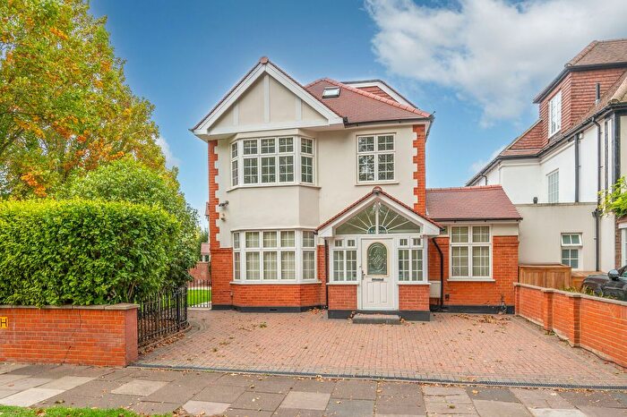 4 Bedroom Property To Rent In Park Road, Grove Park, London, W4