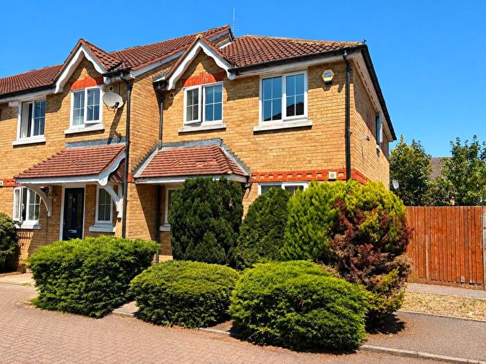 4 Bedroom End Of Terrace House To Rent In Nightingale Shott, Egham, Surrey, TW20