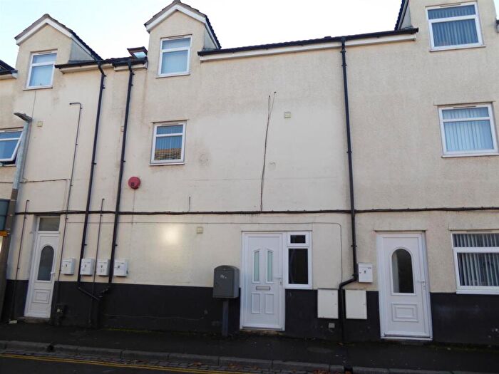 Studio To Rent In Gorse Hill, Swindon, SN2