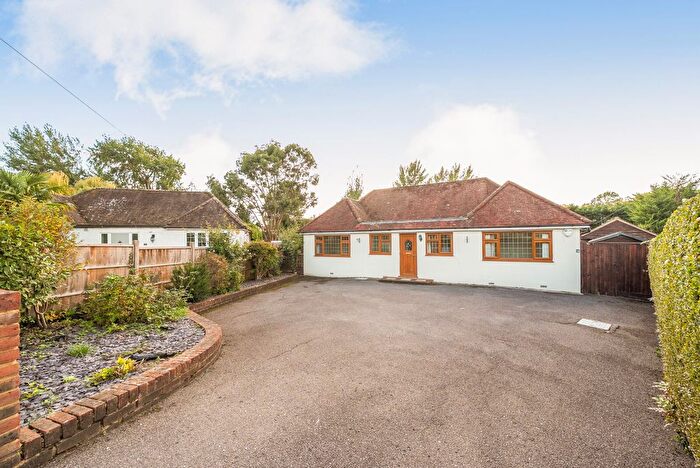 4 Bedroom Detached House For Sale In Briar Way, Guildford, GU4