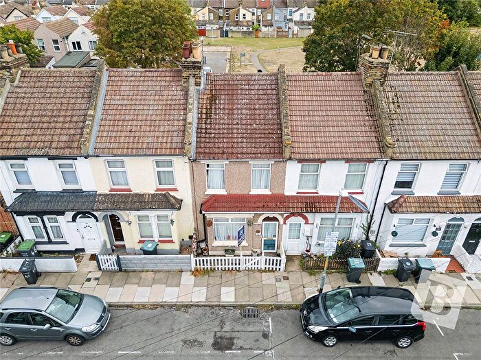 3 Bedroom Terraced House For Sale In Gordon Road, Northfleet, Gravesend, Kent, DA11