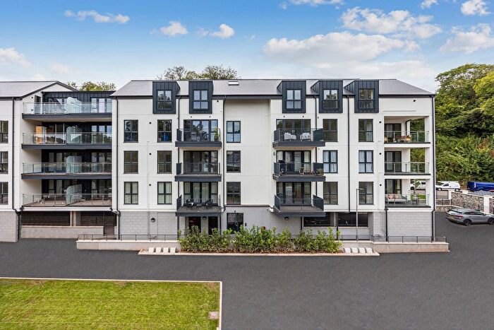 2 Bedroom Flat For Sale In Parkfield Road, Torquay, Devon, TQ1