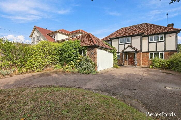 5 Bedroom Detached House For Sale In Noak Hill Road, Billericay, CM12