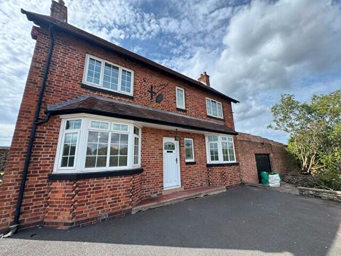 3 Bedroom Property To Rent In Hillcrest House, B47