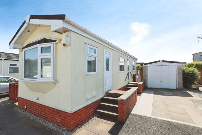 1 Bedroom Mobile/park Home For Sale In Bracken Way, Wincham, Northwich, CW9
