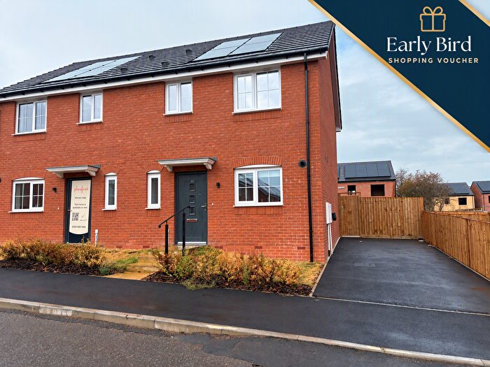 3 Bedroom Semi-Detached House To Rent In Perranporth Drive, Mansfield, NG18