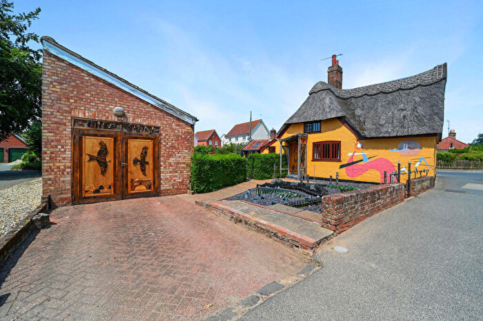 3 Bedroom Detached House For Sale In The Street, Hollesley, IP12
