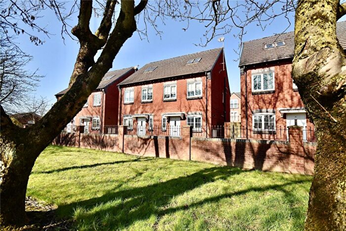 3 Bedroom Semi-Detached House For Sale In Baldwins Close, Royton, Oldham, Greater Manchester, OL2