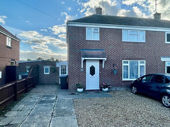 3 Bedroom Semi-Detached House For Sale In Moons Green, Moulton, PE12