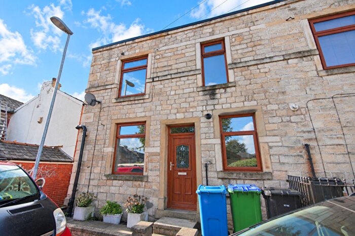 2 Bedroom End Of Terrace House To Rent In Ashbrook Hey Lane, Rochdale, OL12
