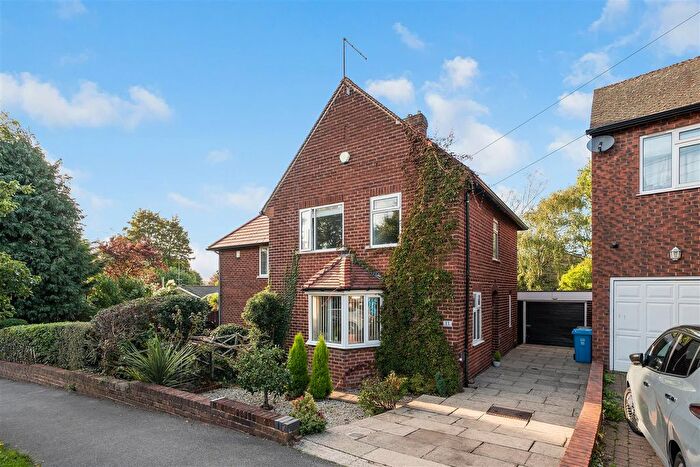 3 Bedroom Semi-Detached House For Sale In Meadow Head Drive, Meadowhead, Sheffield, S8