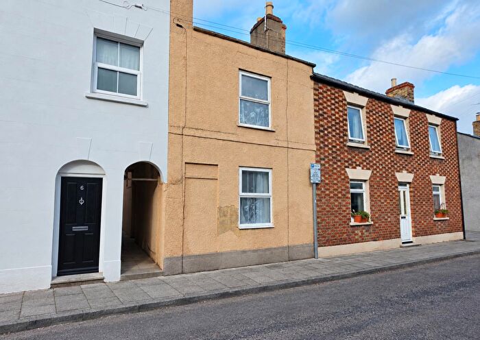 2 Bedroom Terraced House For Sale In Victoria Street, Cheltenham, GL50