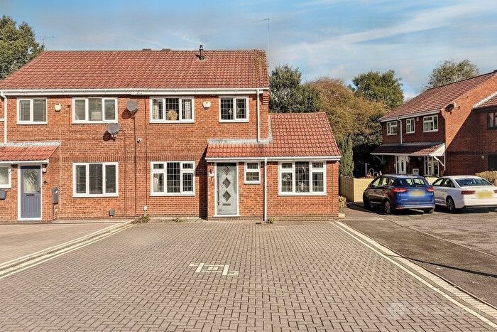 3 Bedroom Semi-Detached House For Sale In Thorncliffe Way, Ansley Common, Nuneaton, CV10