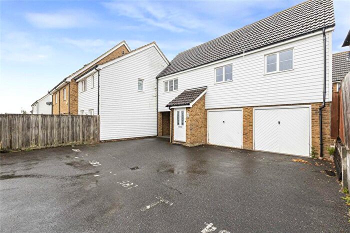 2 Bedroom Coach House For Sale In Baryntyne Crescent, Hoo, Rochester, Kent, ME3