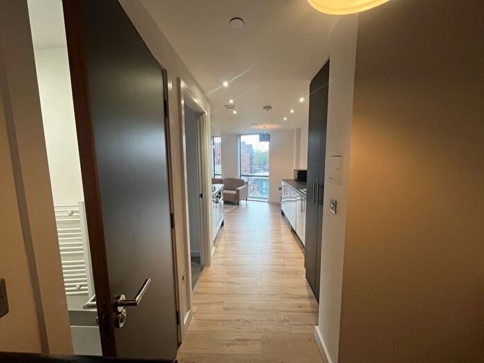 1 Bedroom Flat To Rent In Chapel Street, Salford, M3