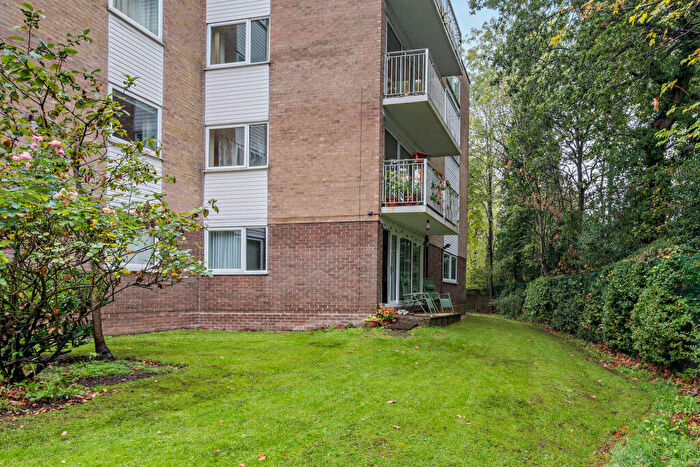 2 Bedroom Flat For Sale In Mallards Reach, Solihull, B92