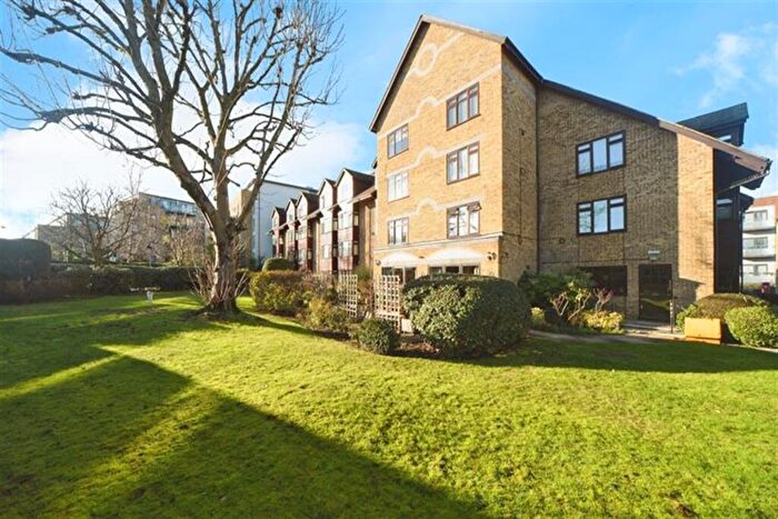 Flat To Rent In Sheridan Lodge, Bromley, BR2