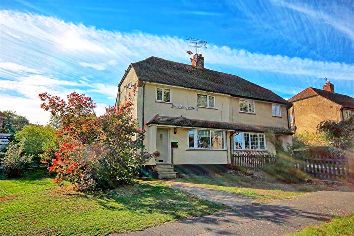 3 Bedroom Semi-Detached House For Sale In Abbottsfield Cottages - Wareside, SG12