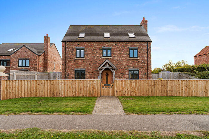 6 Bedroom Detached House For Sale In The Burrows, Station Road, Tetney, DN36